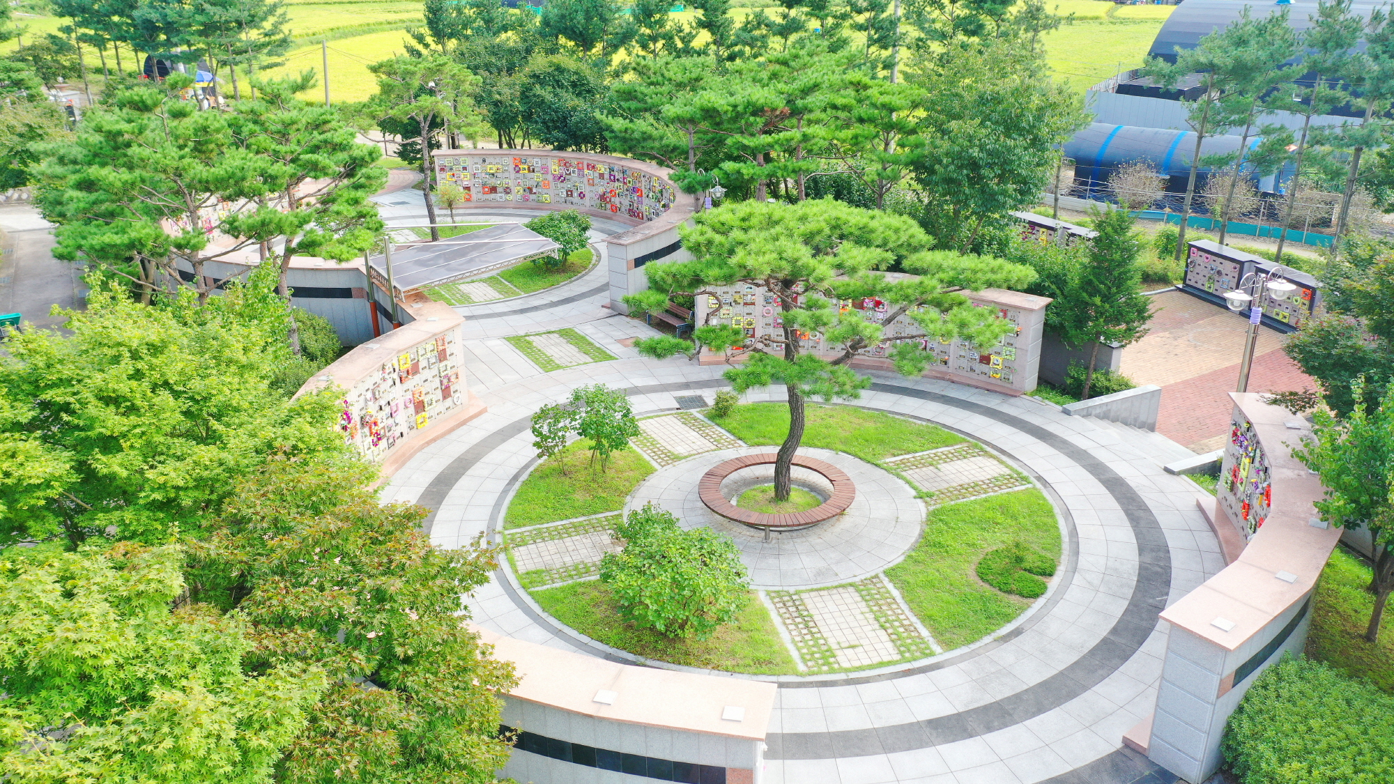 안산시(시장 윤화섭)는 7일 전국 최초 신규공무원 화상 면접시험 실시에 이어 공직에 첫 발을 내딛을 신규 임용예정자 179명을 대상으로 ‘2020년 신규공무원 임용전 교육’을 비대면 실시간 화