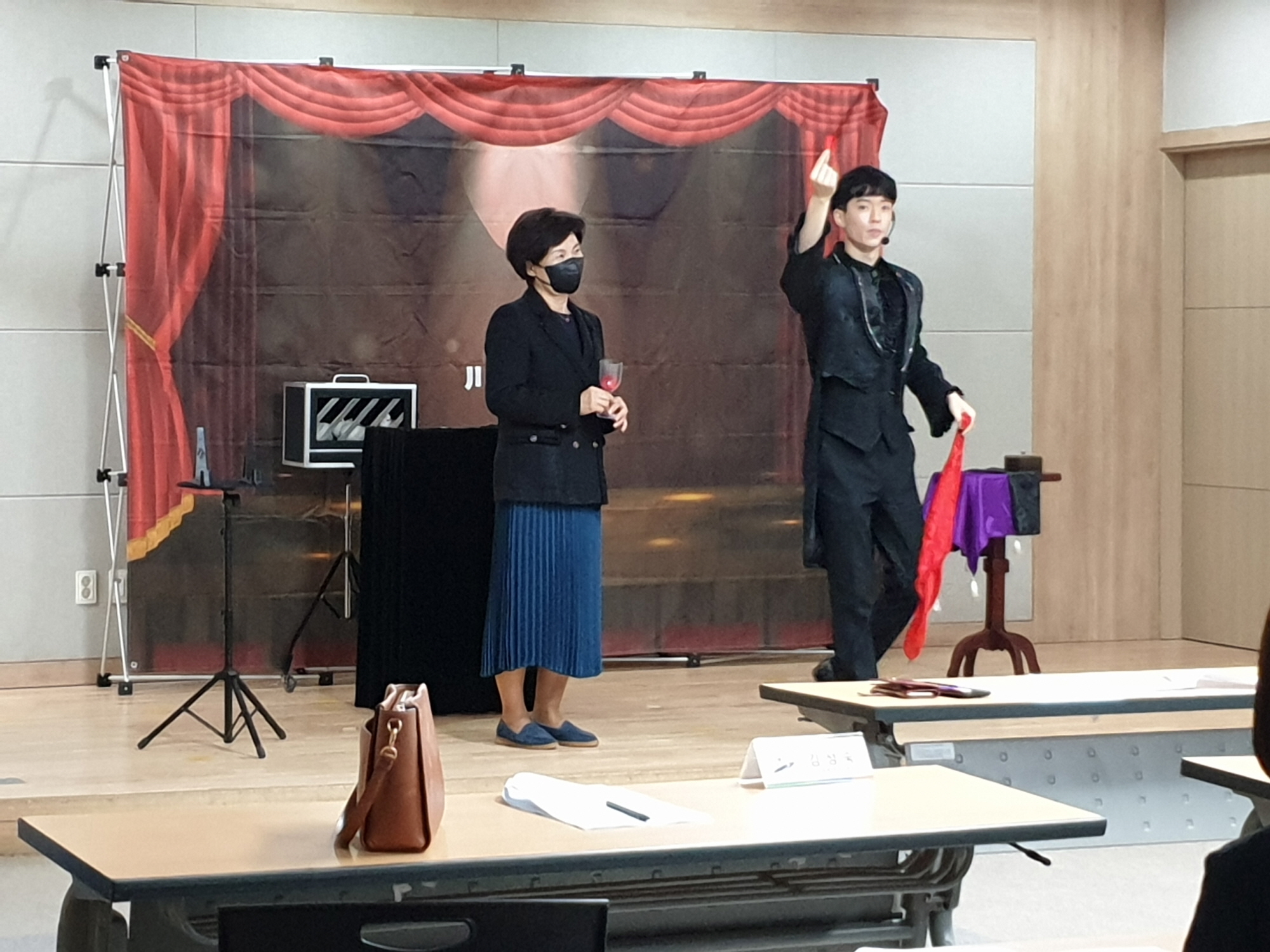 안산시 선부1동 지역사회보장협의체,  ‘마술사와 함께 하는 신~바람 매직쇼’공연 관람