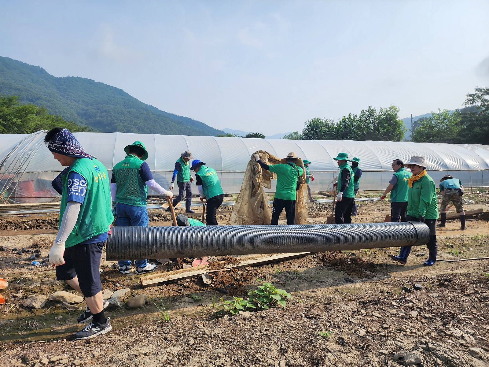 안산시새마을회, 충북 괴산군 수해복구 지원 나서