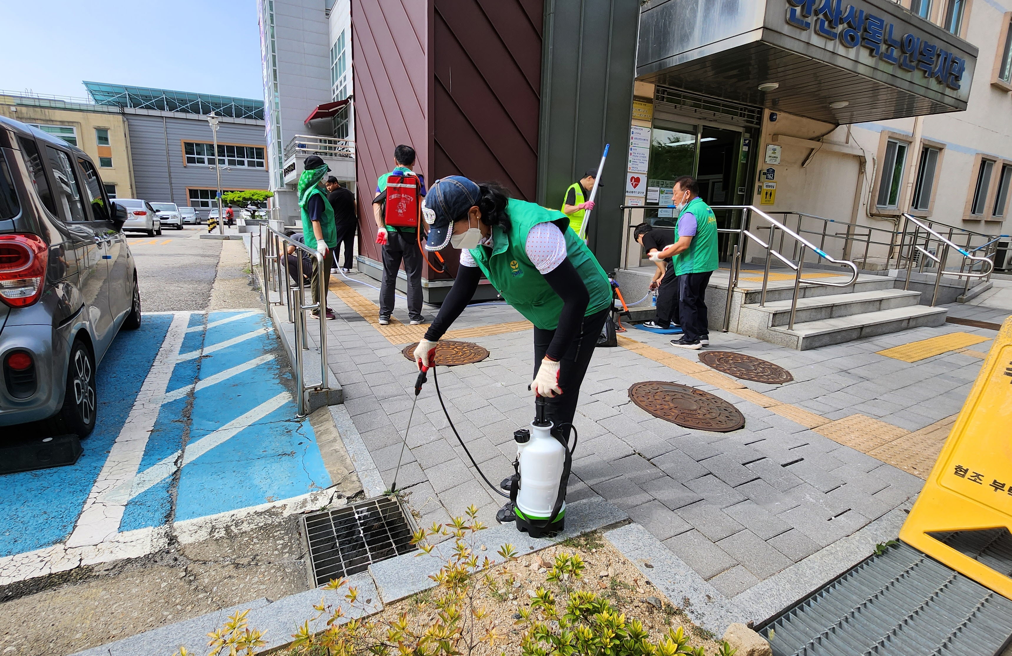 안산시 성포동 새마을회, 모기퇴치 방역활동 실시