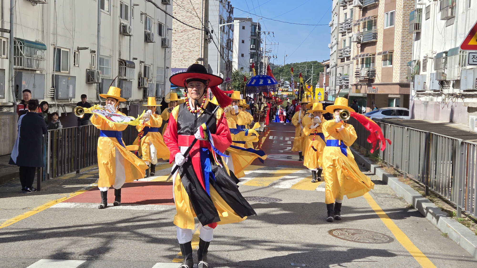안산시,‘제14회 안산읍성 문화예술제’성료… 정조대왕 능행차 재현