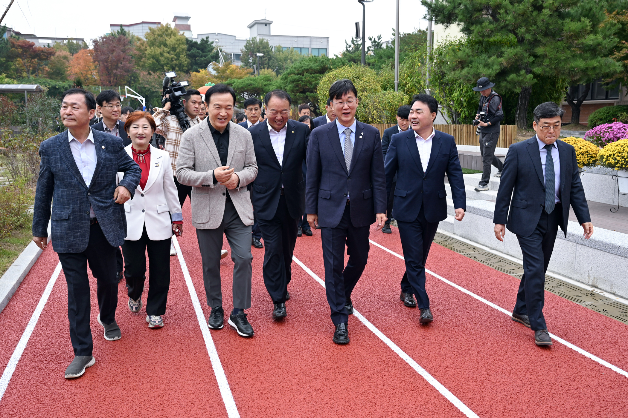 안산시, 국내 유일 미래형 학교 운동장 개장 … 체육시설, 소공원 한 공간에 