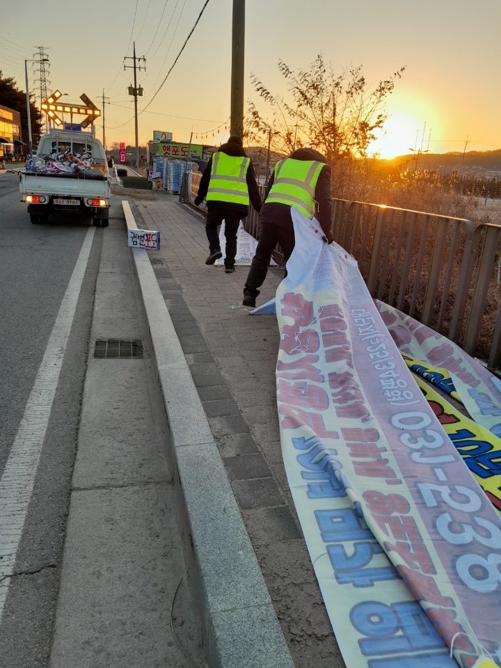 안산시, 깨끗한 대부도 관광지 조성… 불법 현수막 철거 총력
