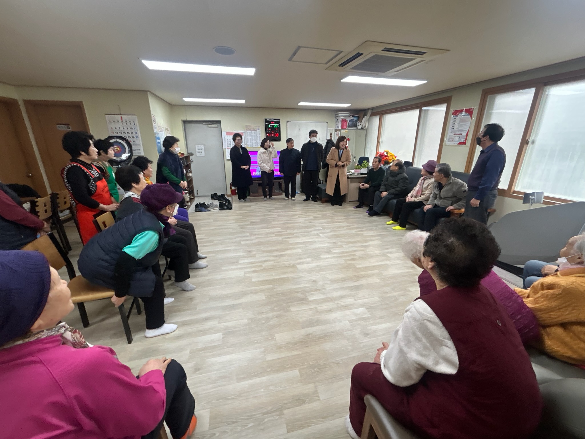 안산시 백운동장 경로당 찾아 새해 인사, 통장들과 함께 효경 실천