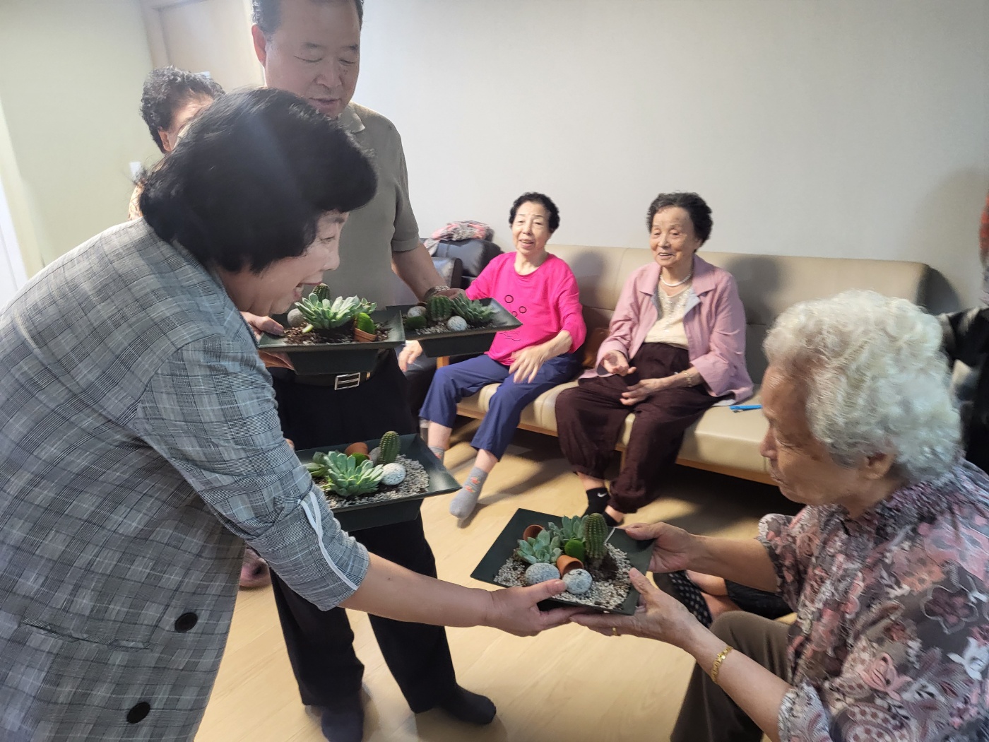 안산시 고잔동 주민자치회, 반려식물 화분 만들기 체험 행사 성료