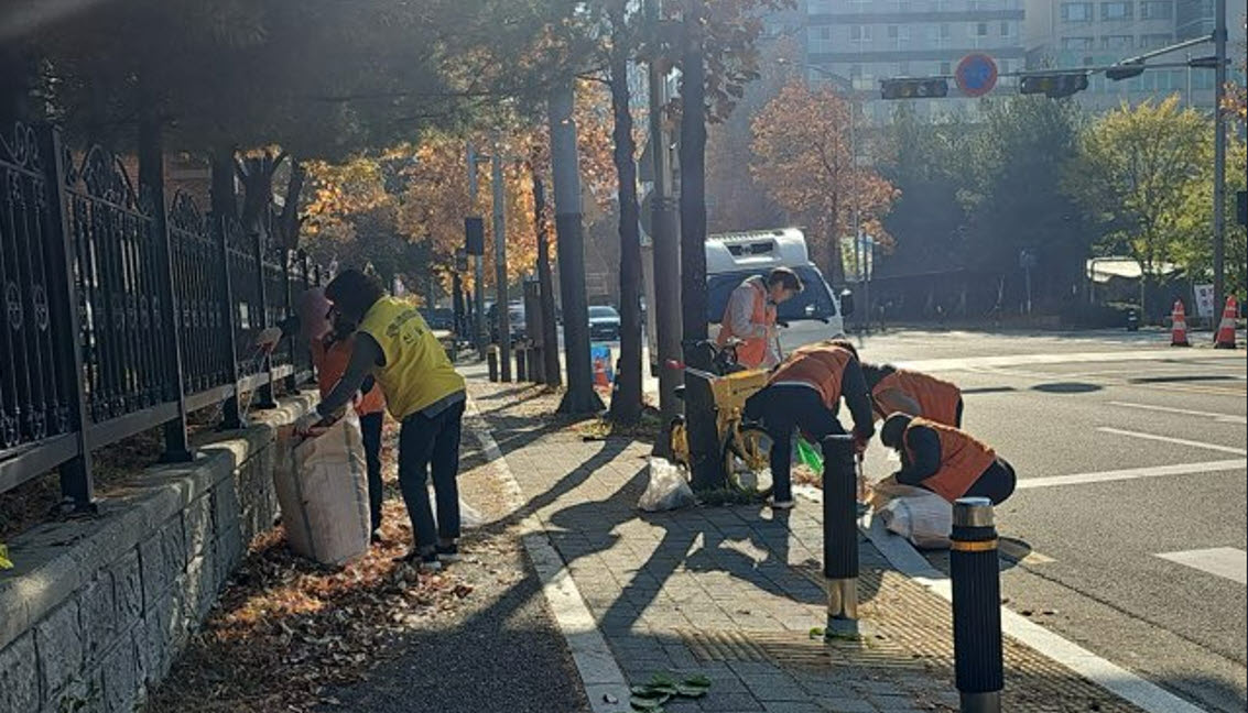 안산시 신길동 직능단체원, 깨끗한 동네 만들기 앞장