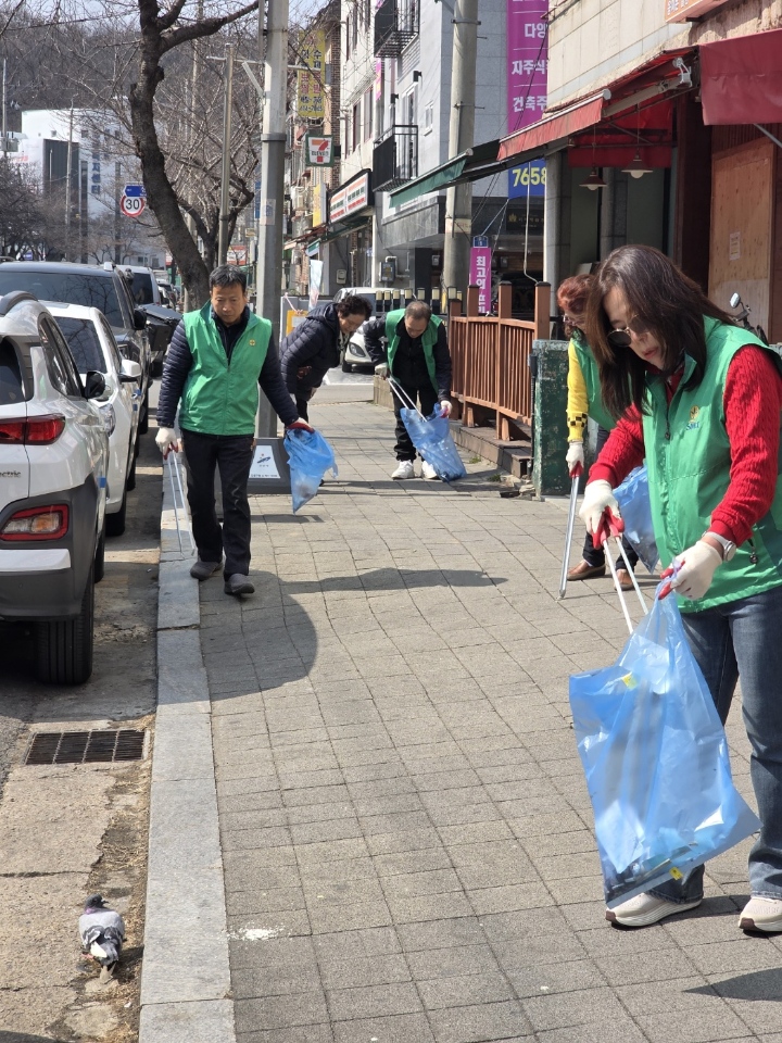 안산시 선부3동 새마을회, 봄맞이 환경정화 활동으로 마을 새단장