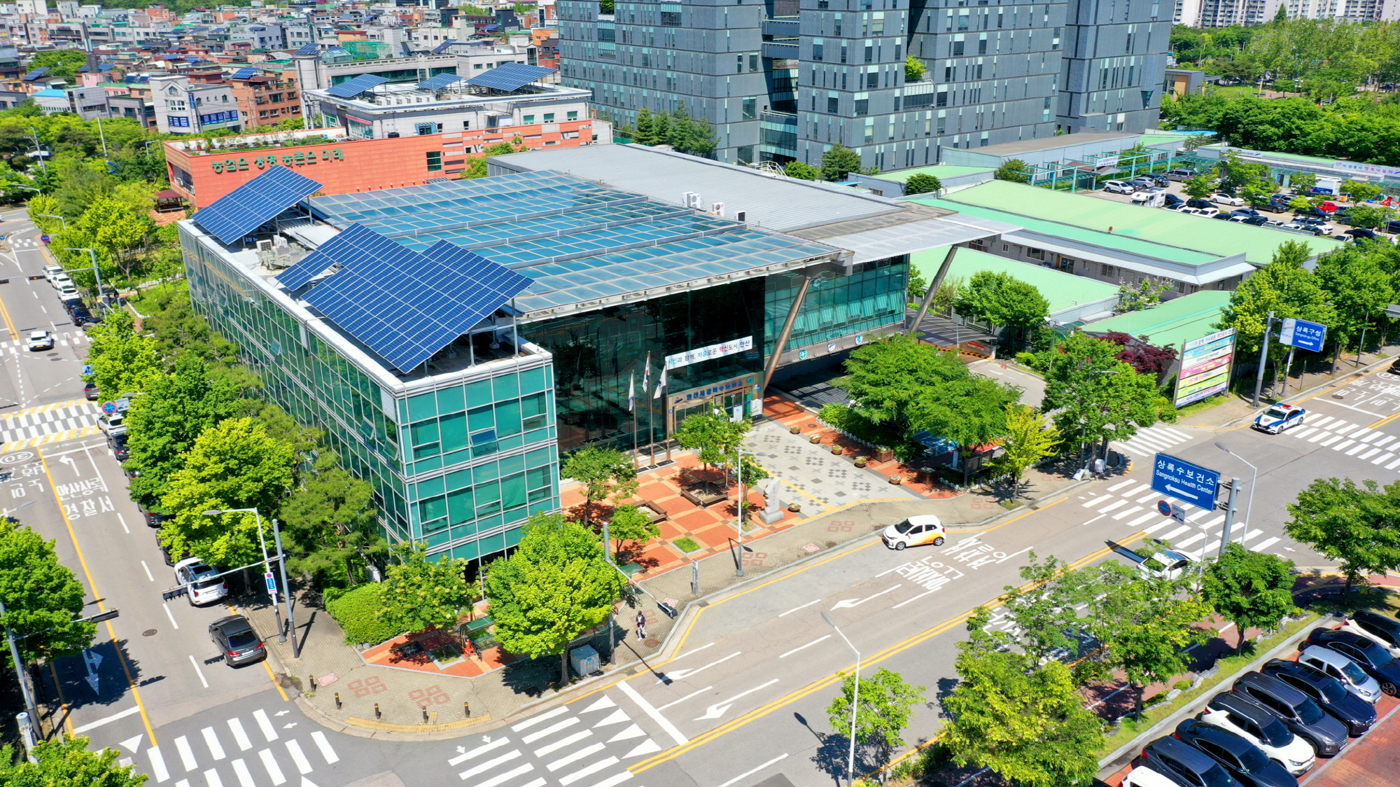 안산시, 공원에‘감염병 예방 로고젝터’설치… 시민 건강 홍보