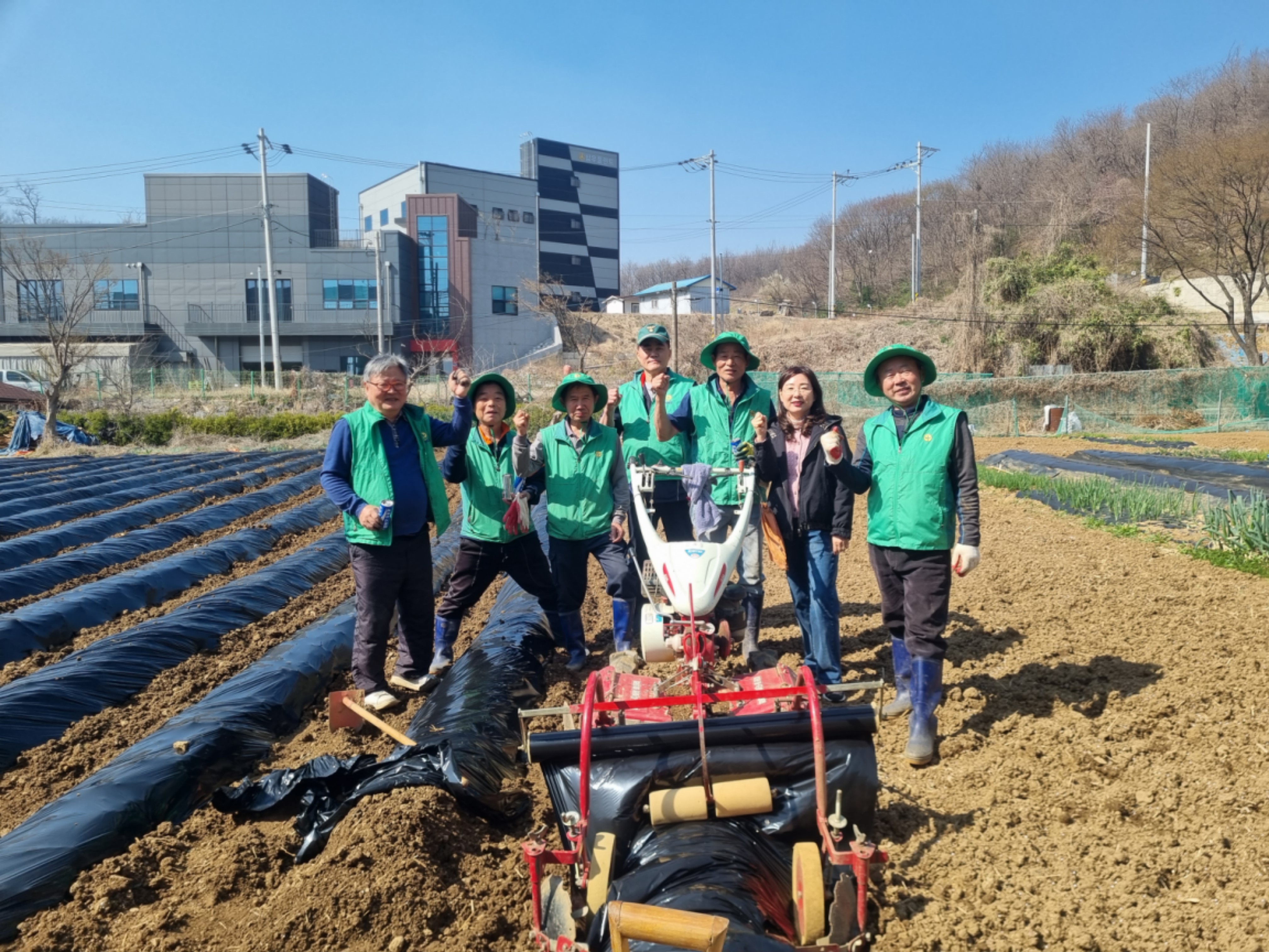 안산시 안산동 새마을회, 사랑의 감자 나눔을 위한 파종 행사 개최