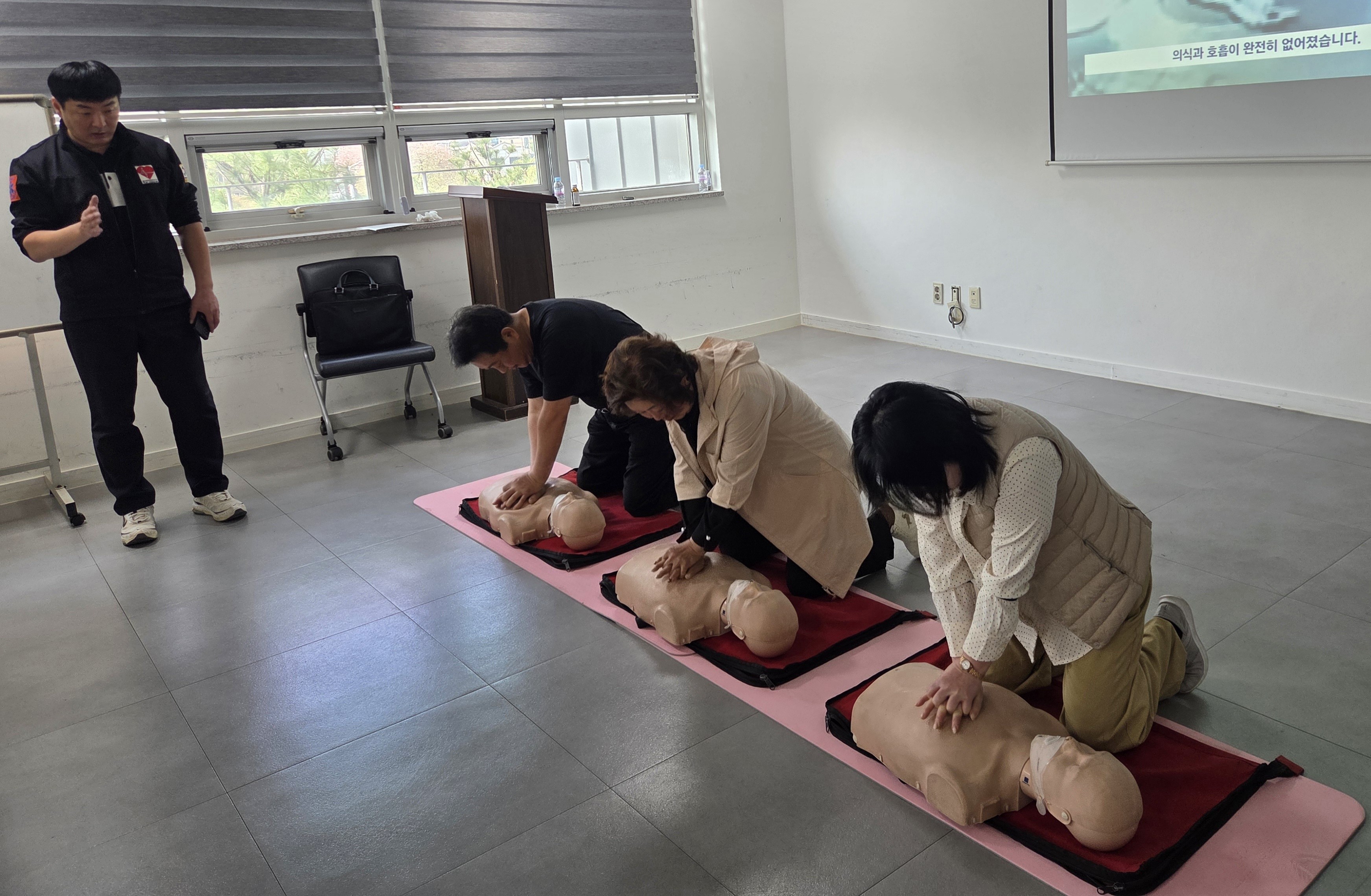 안산시 일동 지사협, 심폐소생술 및 자살예방교육 실시