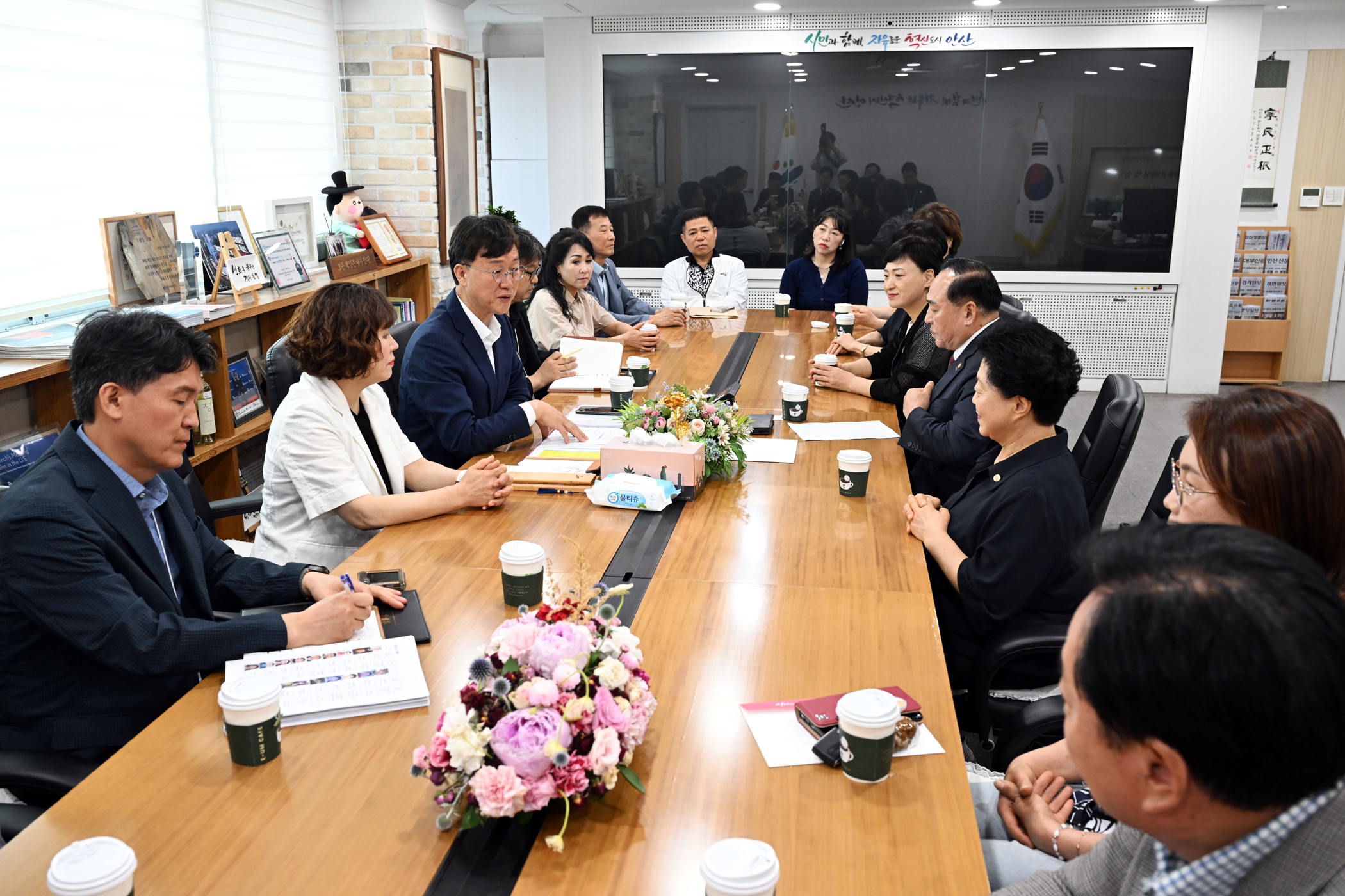 안산시, 소상공인연합회와 간담회 열고 민생경제 회복 논의