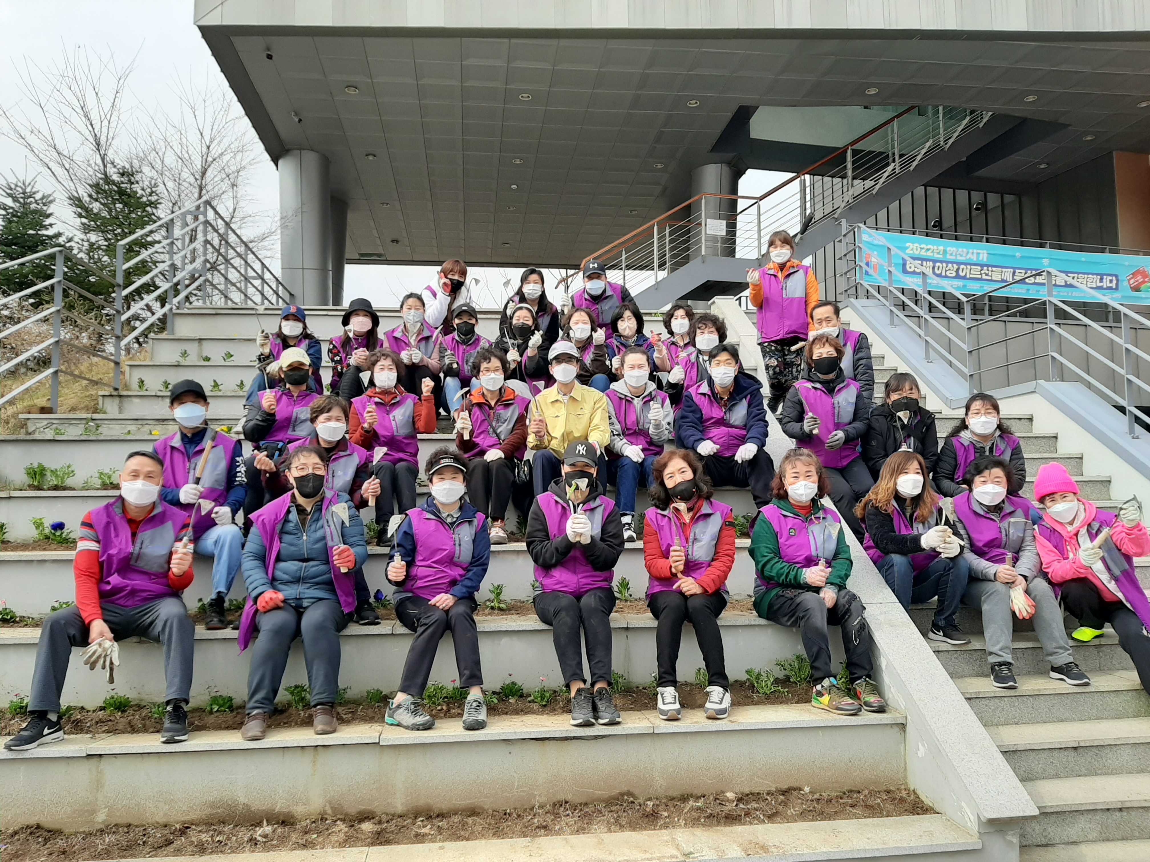 안산시 일동 “꽃으로 봄을 그리다”