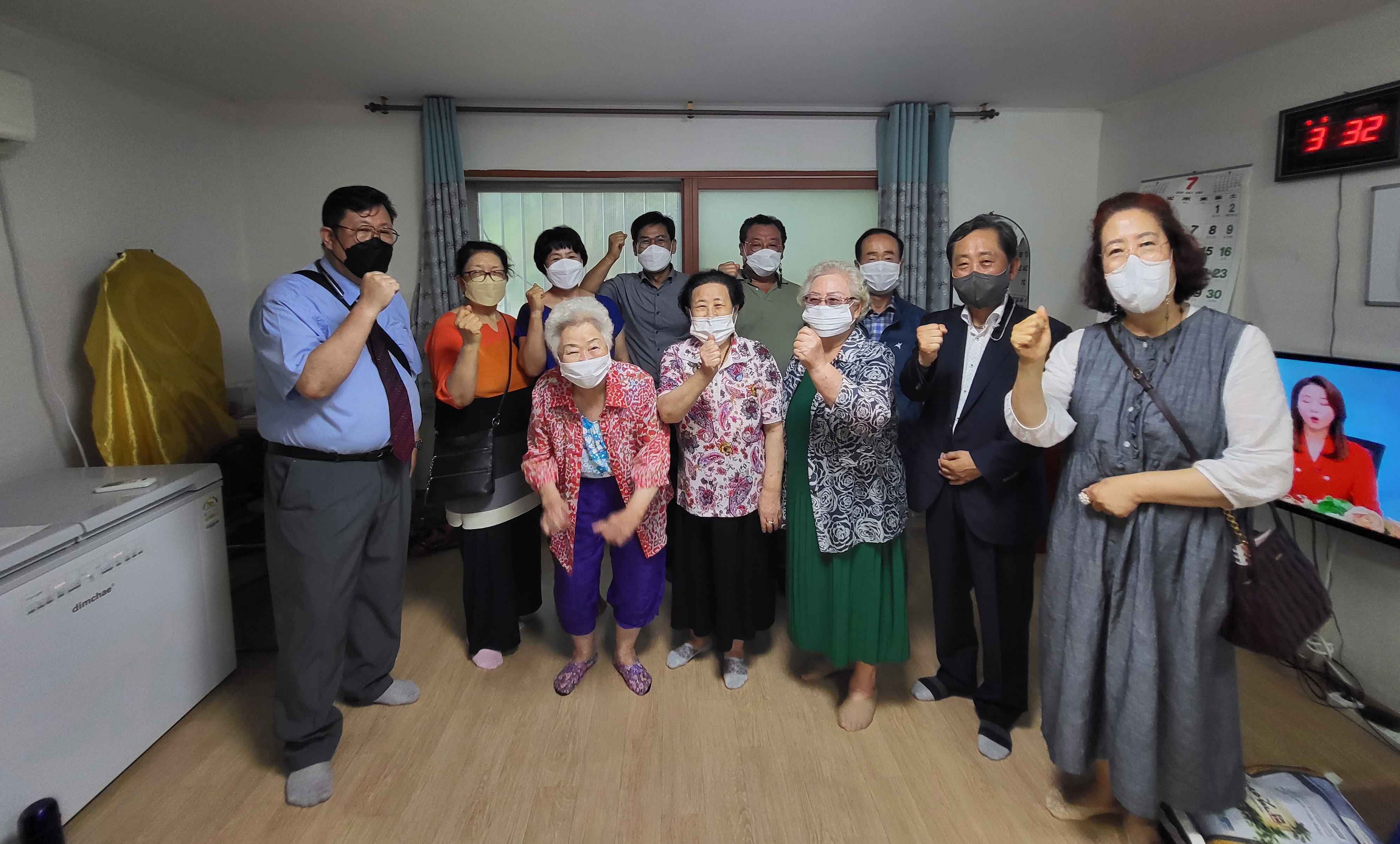 안산시 성포동 단체장, 경로당 어르신 문안 방문