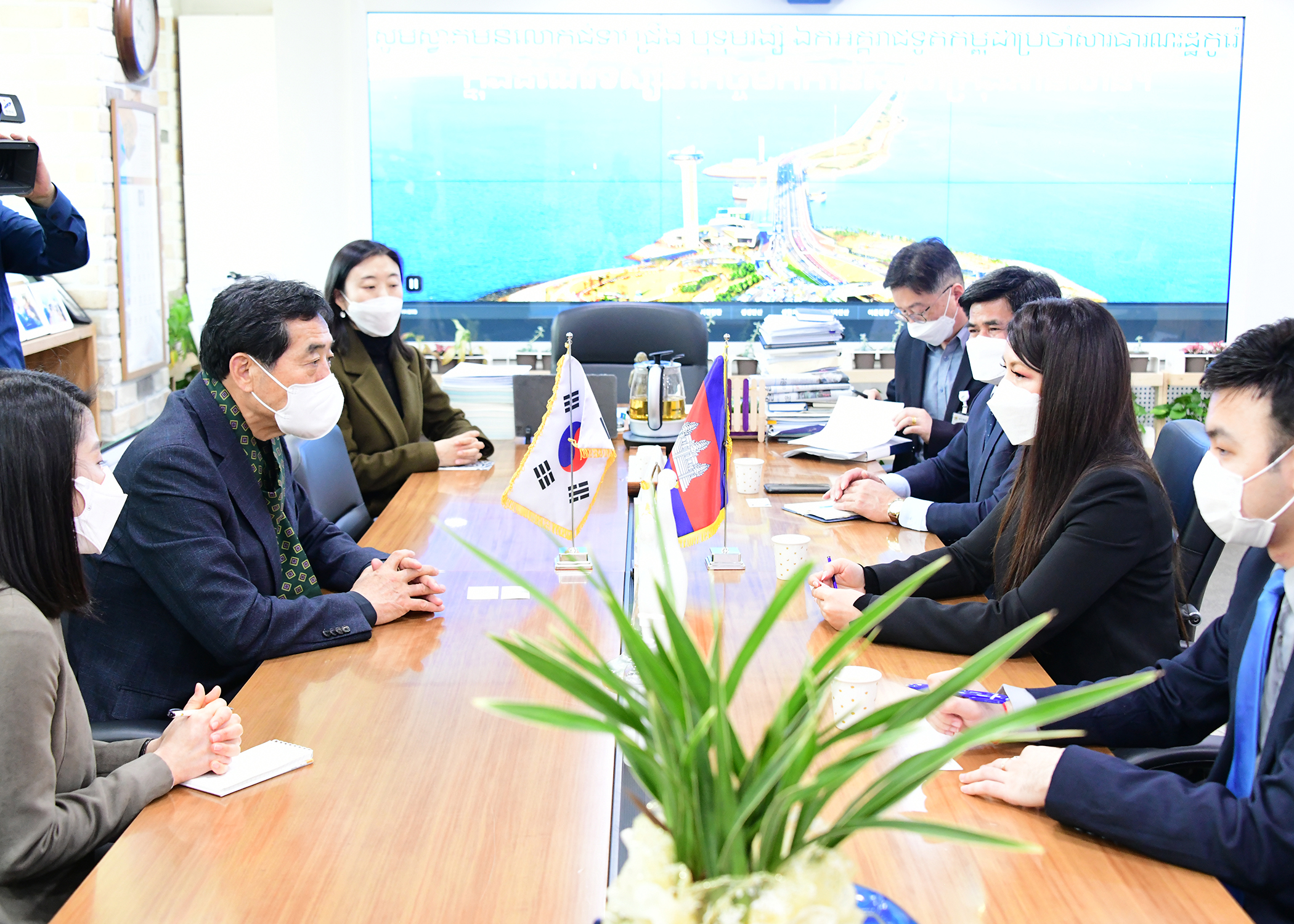 윤화섭 시장, 찌릉 보톰랑세이 주한 캄보디아 대사 접견