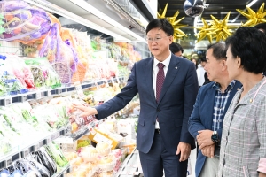 “이젠 직장인도 편리하게” 안산시 로컬푸드 직매장 저녁 8시까지 운영