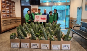 안산시새마을회, 북한이탈주민․사할린동포 가정에 농산물 꾸러미 전달