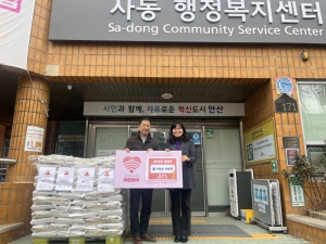 안산시민 김칠성 씨, 사동에 설맞이 쌀 10kg 100포 후원