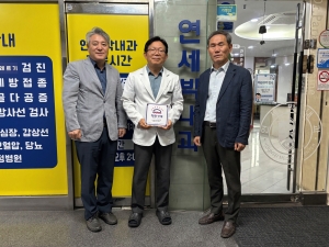 안산시 초지동 지사협,‘착한가게·착한기업’현판 전달