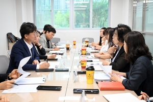 이민근 안산시장, 해솔중학교 방문… 과밀학급 해소 등 현안 논의