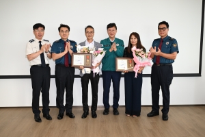 안산시, 차량 전복 사고 일가족 4명 구한 시민 2명에 표창 수여