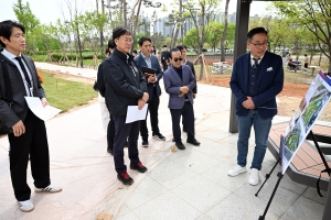 안산시, 호수공원 반려견놀이터 현장설명회… 시민의 목소리로 완성한다