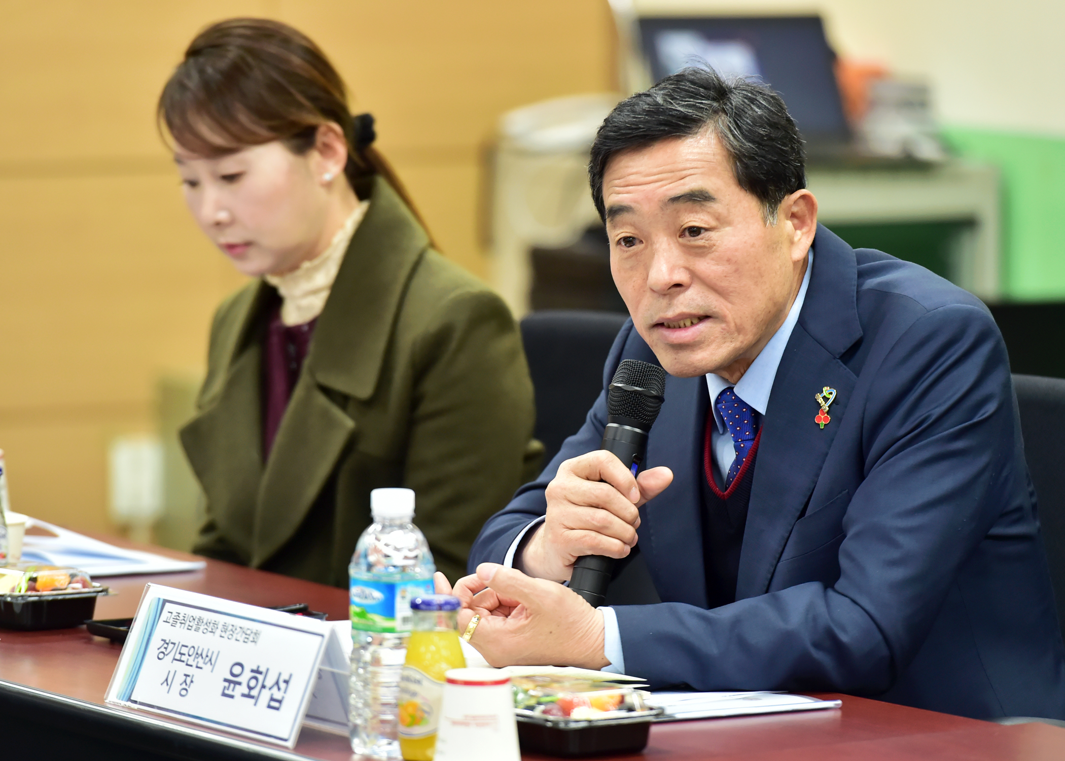 윤화섭 시장, 고졸취업 활성화 위해 현장행보 나서