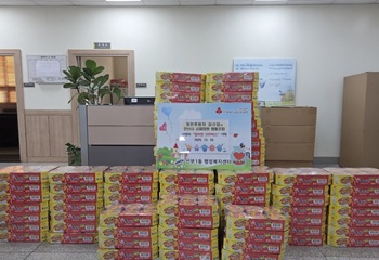 단원구 선부1동, 취약계층 위한 컵라면 200박스 기탁 사진