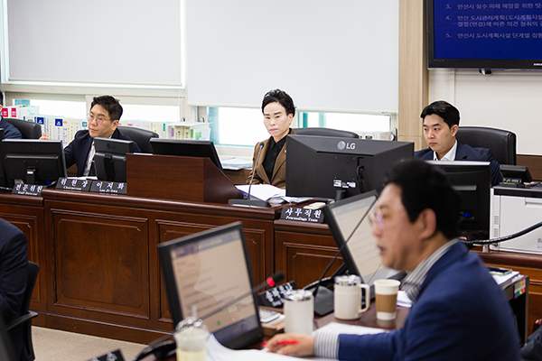 제296회 안산시의회 임시회 도시환경위원회 사진