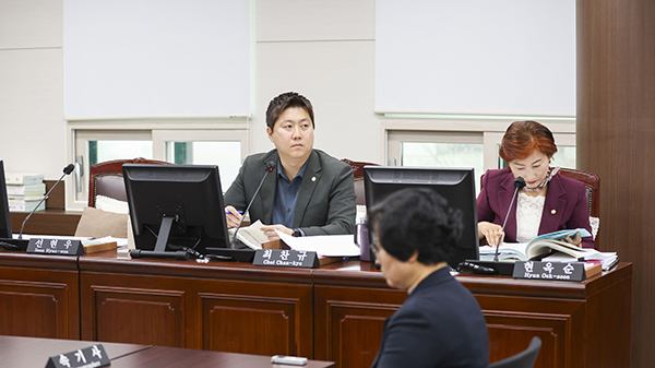 제296회 안산시의회 임시회 기획행정위원회 사진