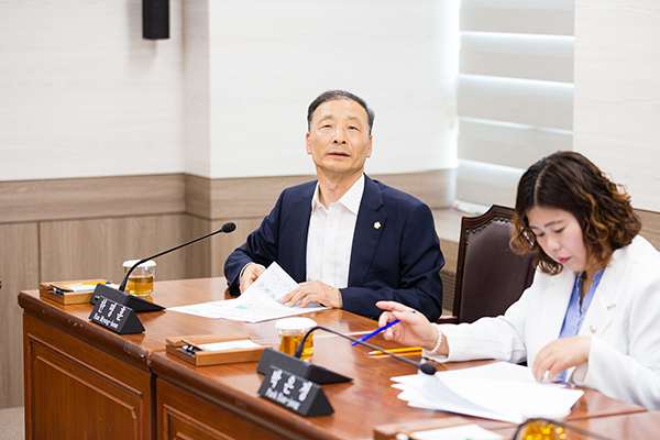 제296회 안산시의회 임시회 폐회중 제5차 의회운영위원회 사진