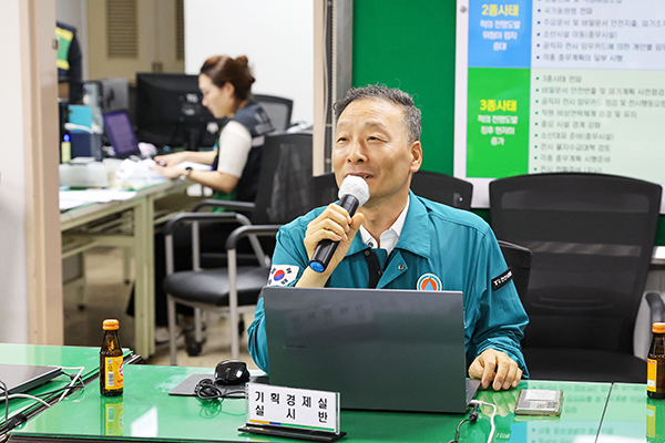 을지연습 근무자 격려 사진
