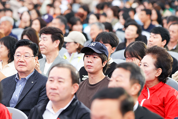 제2회 기업인의 날 기념 슈퍼콘서트 사진