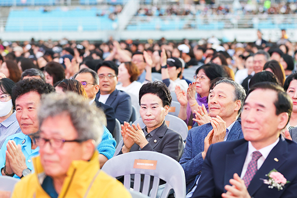 제2회 기업인의 날 기념 슈퍼콘서트 사진