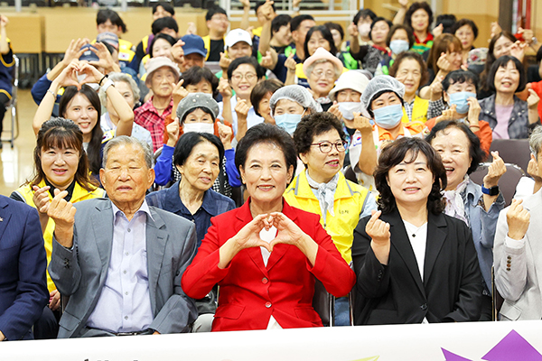단원구노인복지관 추석맞이 명절나눔 행사 사진