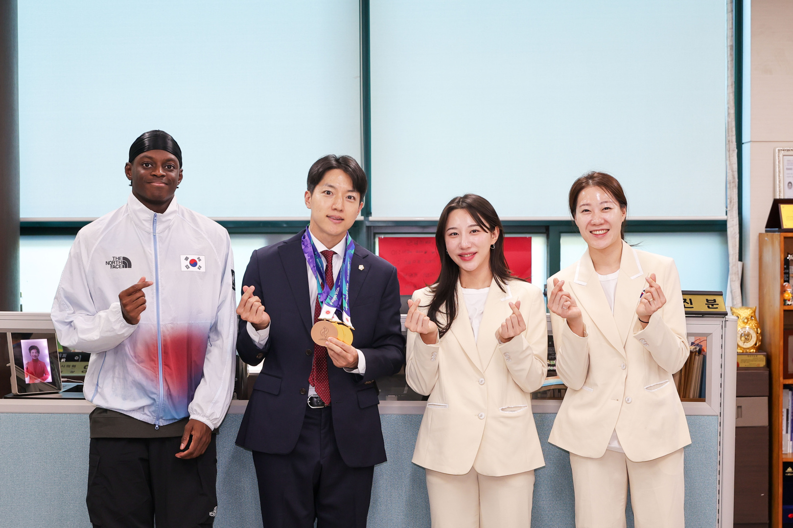 직장운동경기부 펜싱 육상부 2026 아이치 나고야 아시안게임 입상 봉납식 사진