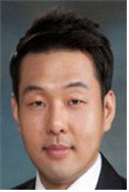 위원 이 원 희 사진