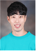 위원 김 광 석 사진
