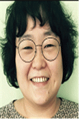 위원 강 소 영 사진
