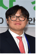위원 오 종 철 사진